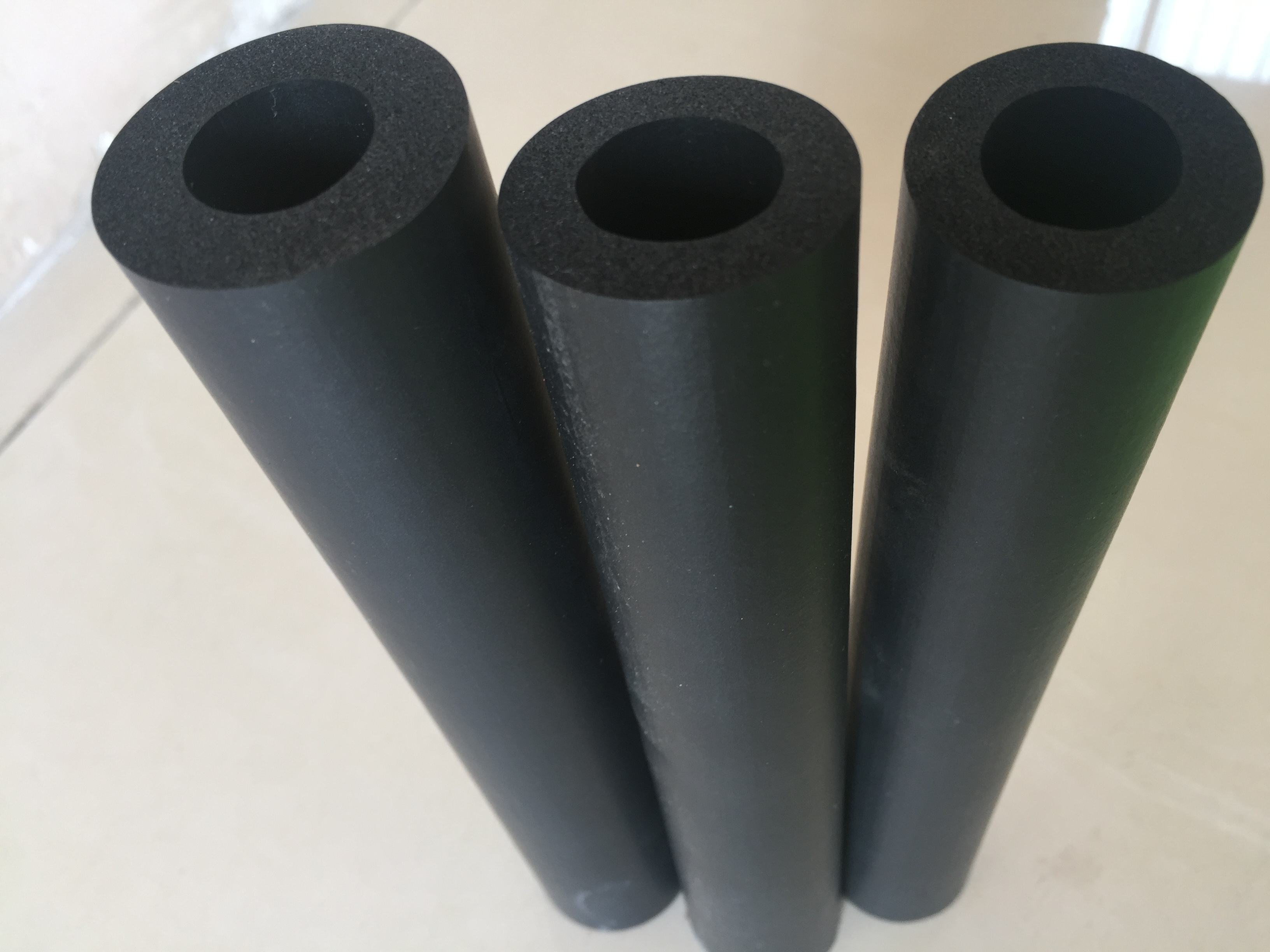 專業(yè)解析 橡塑保溫管廠家與橡塑材料的核心價值